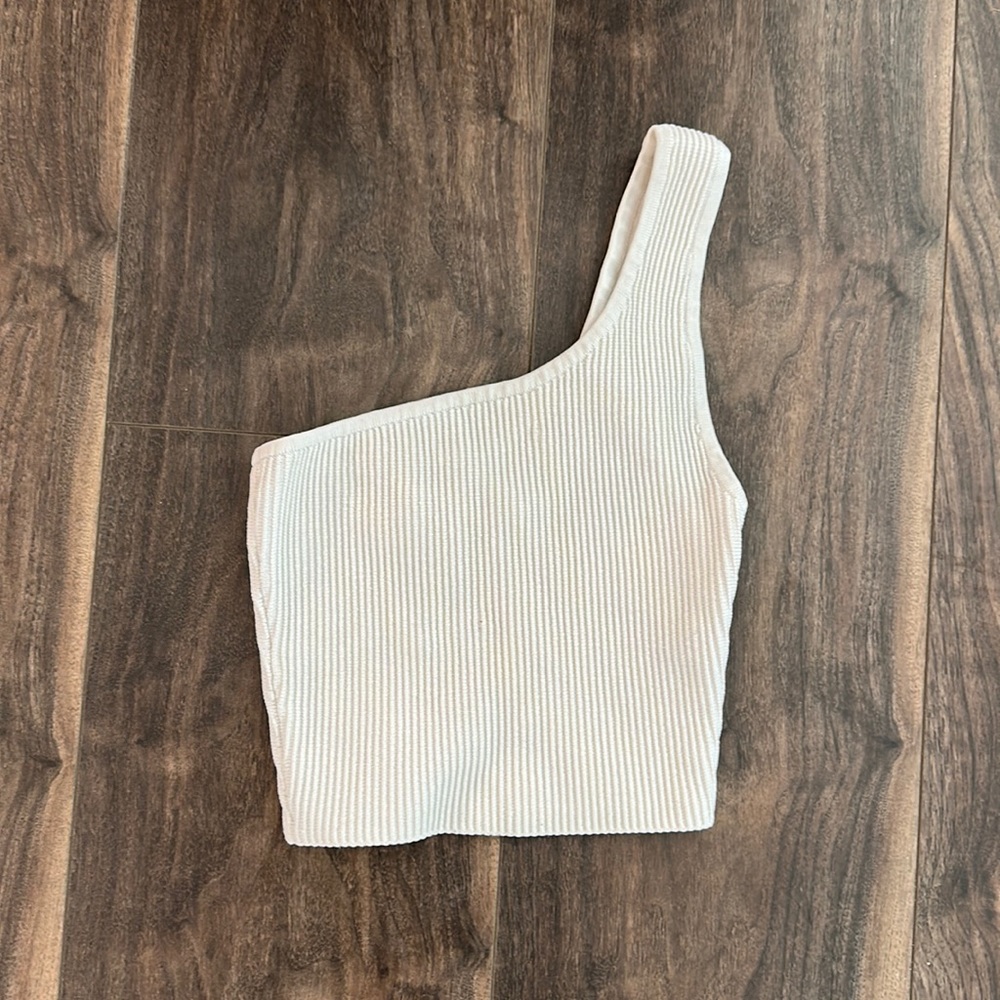 Aritzia Babaton Sculpt Knit Crop Top